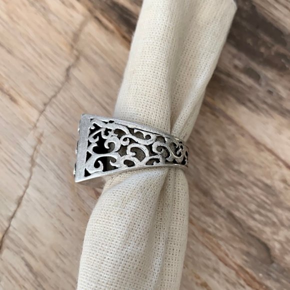 Dyrberg/Kern Bleuz Swarovski crystal ring with intricate metalwork - Picture 5 of 6
